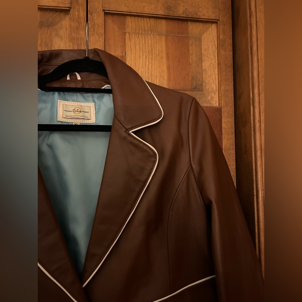 Wilson’s Leather Women’s XL Y2K Inspired Brown Leather Jacket W/ Blue Interior - Picture 5 of 16